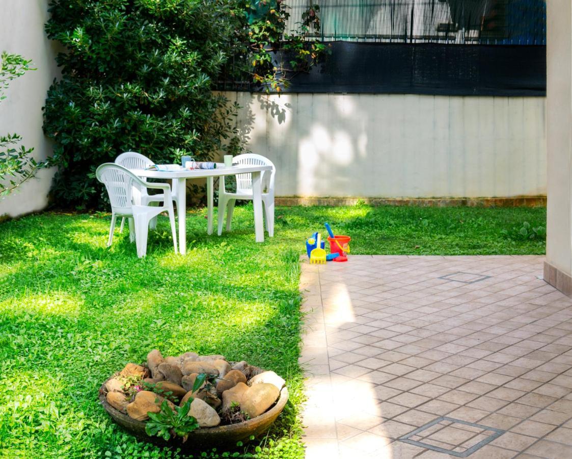 Residenza Raggio Apartment Riccione Exterior photo