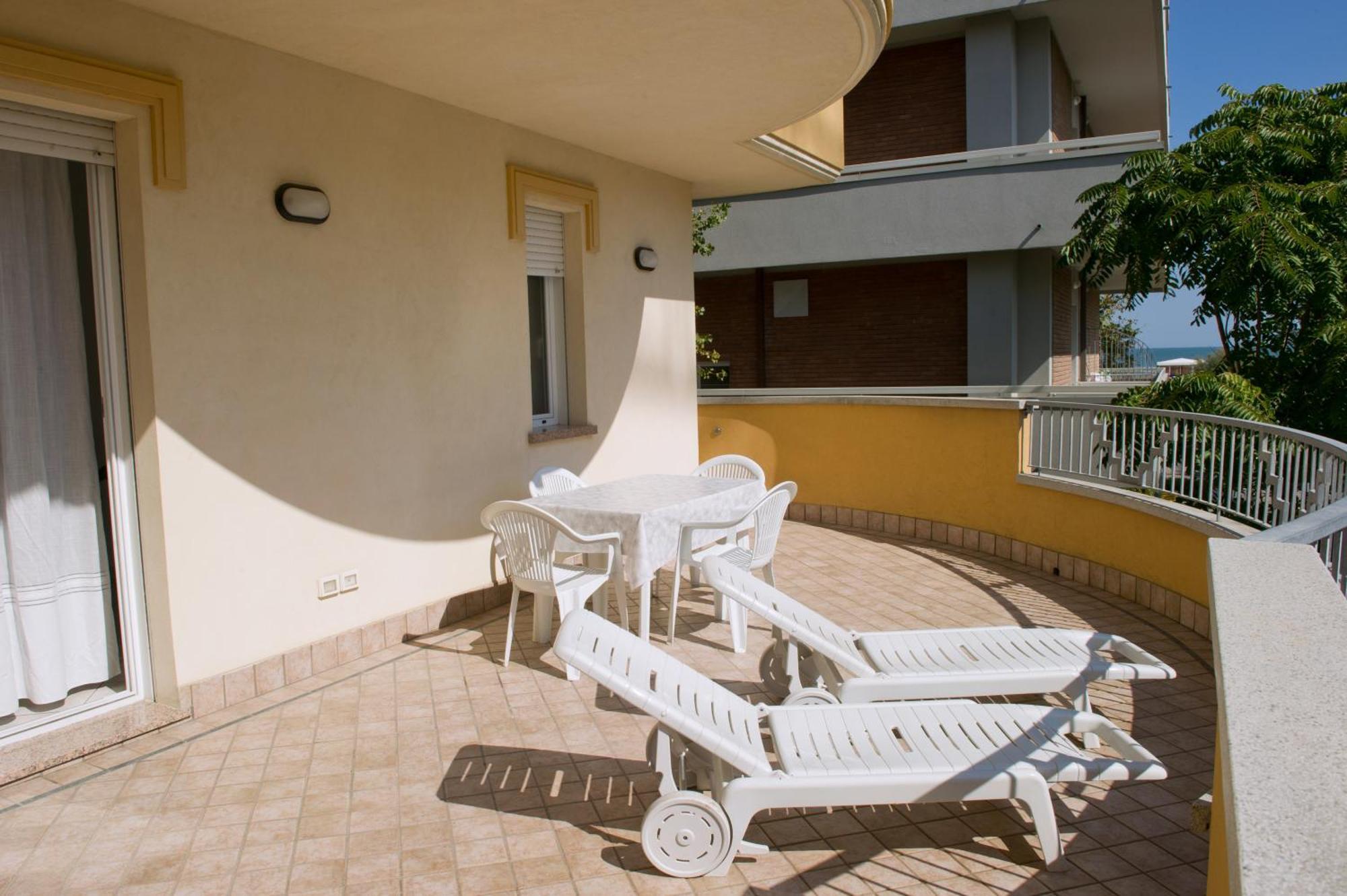 Residenza Raggio Apartment Riccione Exterior photo